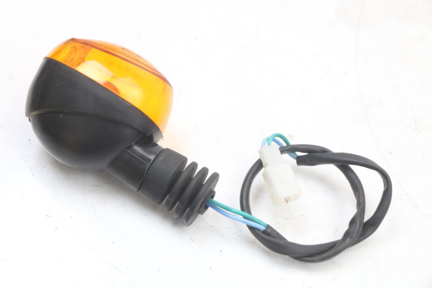 photo de DELANTERO DERECHO INTERMITENTE REGAL RAPTOR SPYDER 125 (2010 - 2018) - Otra perspectiva