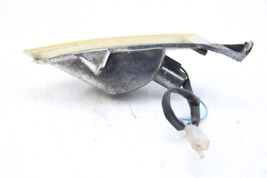 photo de INTERMITENTE DELANTERO DERECHO TNT MOTOR ROMA 10' 4T 50 (2019 - 2022) - Primer plano técnico