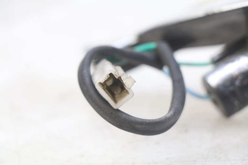 photo de INTERMITENTE DELANTERO DERECHO TNT MOTOR ROMA 10' 4T 50 (2019 - 2022) - Zoom estado de uso