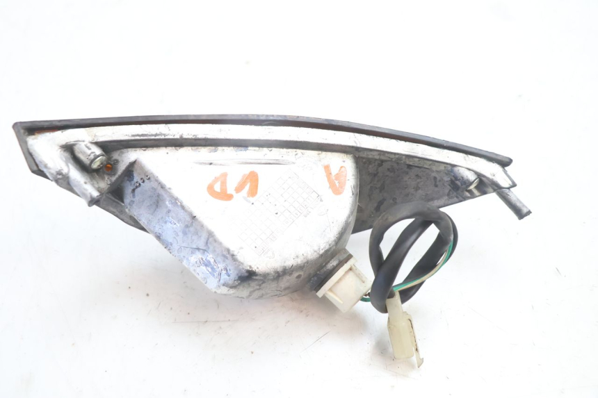 photo de INTERMITENTE DELANTERO DERECHO KEEWAY RY6 2T 50 (2011 - 2019) - Estado de la superficie y material