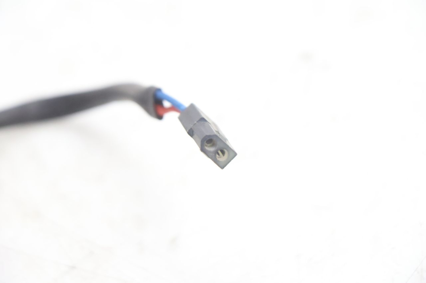 photo de DELANTERO DERECHO INTERMITENTE APRILIA SCARABEO GT 125 (1999 - 2007) - Primer plano técnico