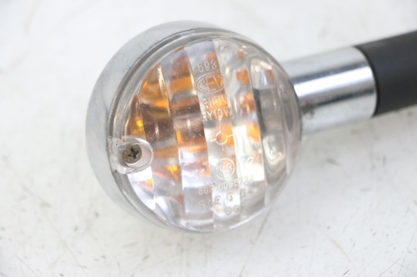 photo de DELANTERO DERECHO INTERMITENTE APRILIA SCARABEO GT TOURING 125 (1999 - 2005) - Estado de la superficie y material