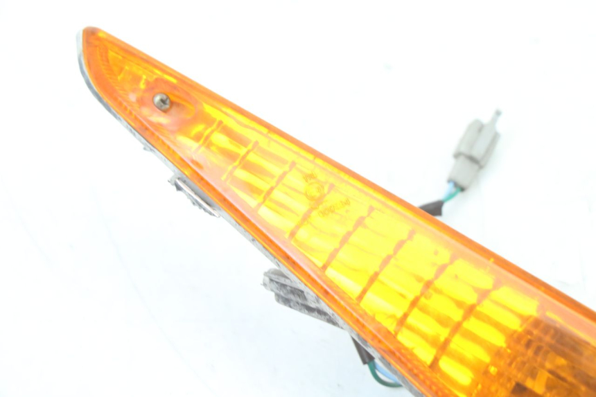 photo de INTERMITENTE DELANTERO DERECHO HONDA SCV LEAD 100 (2003 - 2007) - Detalle de la pieza