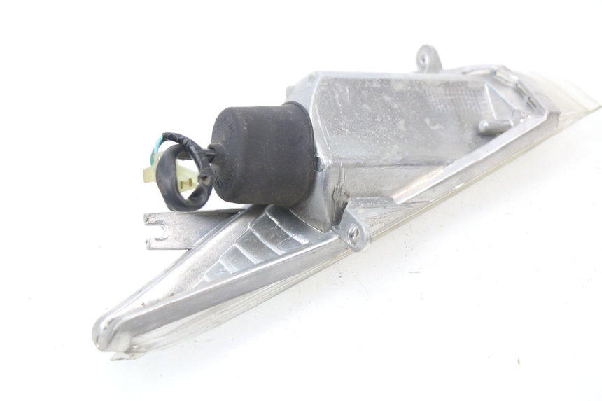 photo de DELANTERO DERECHO INTERMITENTE HONDA SES DYLAN 125 (2002 - 2006) - Primer plano técnico