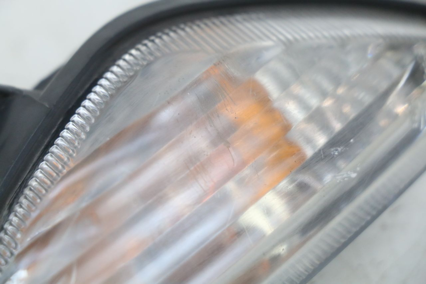 photo de INTERMITENTE DELANTERO DERECHO SUZUKI SIXTEEN 125 (2008 - 2010) - Otra perspectiva