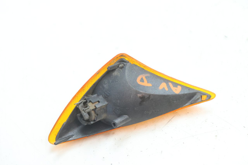 photo de DELANTERO DERECHO INTERMITENTE PEUGEOT SPEEDFIGHT LC 50 (1996 - 2002) - Primer plano técnico