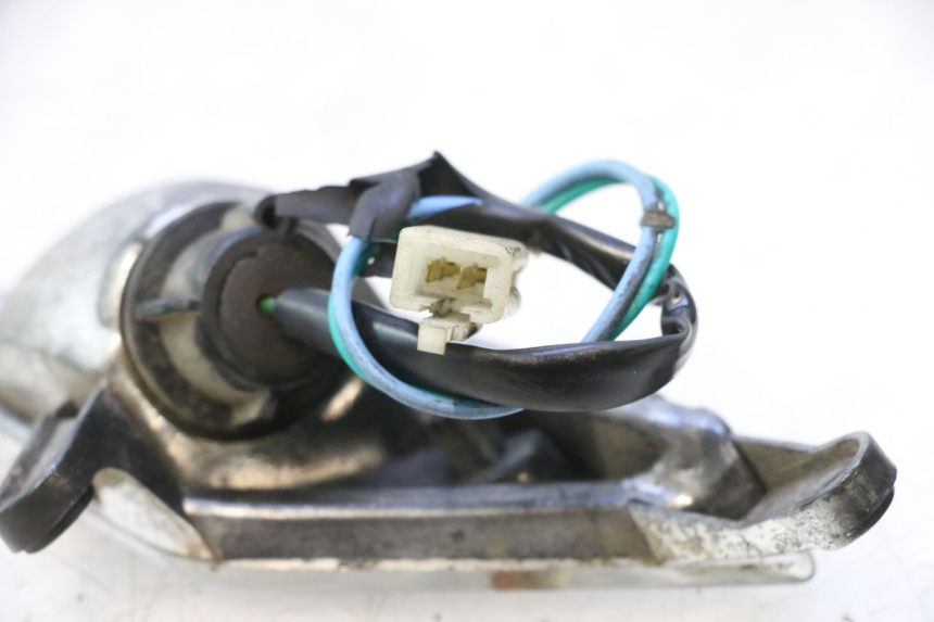 photo de DELANTERO DERECHO INTERMITENTE KYMCO SUPER 8 2T 50 (2007 - 2013) - Primer plano técnico