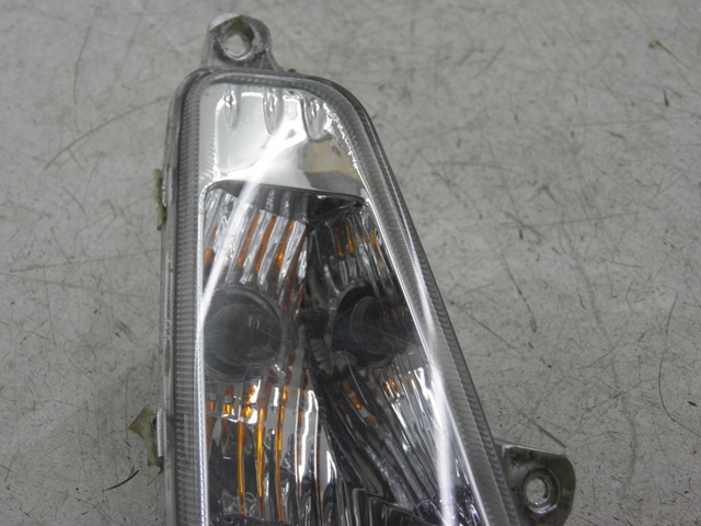 photo de DELANTERO DERECHO INTERMITENTE SYM FIDDLE 2 50 (2008 - 2013) - Detalle de la pieza