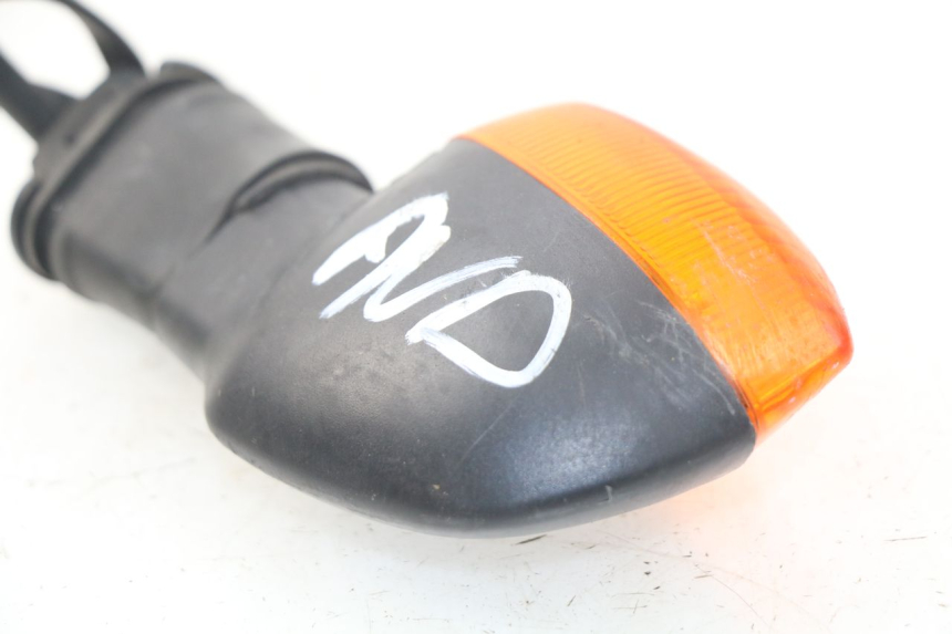 photo de DELANTERO DERECHO INTERMITENTE YAMAHA TDM ABS 900 (2002 - 2014) - Detalles de los puntos de fijación