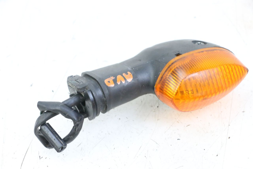 photo de DELANTERO DERECHO INTERMITENTE YAMAHA TDM ABS 900 (2002 - 2014) - Otra perspectiva