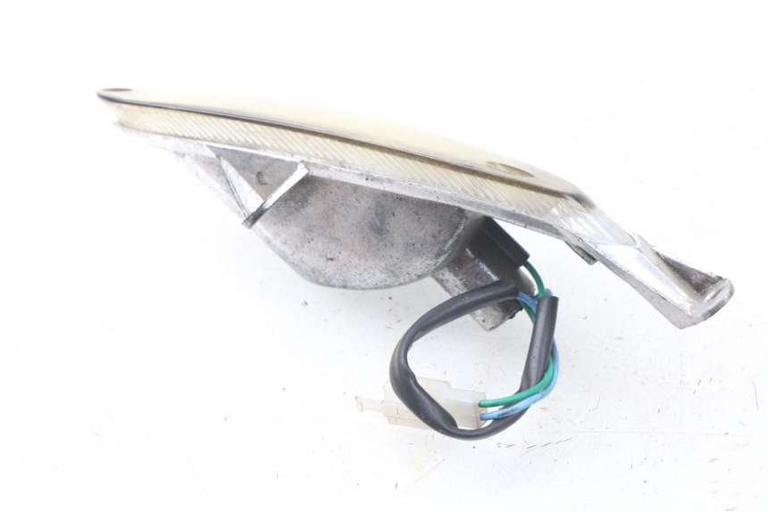 photo de DELANTERO DERECHO INTERMITENTE BAOTIAN TRAVEL SPIRIT 50 (2010 - 2012) - Detalles de los puntos de fijación