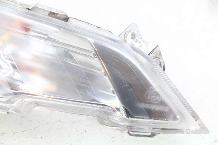 photo de INTERMITENTE DELANTERO DERECHO PEUGEOT TWEET 4T 50 (2018 - 2022) - Detalles de los puntos de fijación