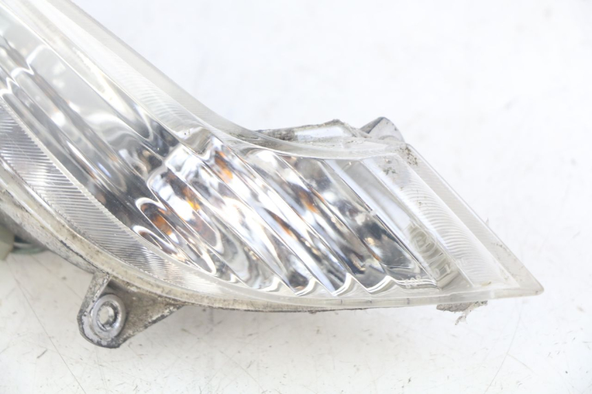 photo de INTERMITENTE DELANTERO DERECHO PEUGEOT TWEET 4T 50 (2010 - 2014) - Detalles de los puntos de fijación