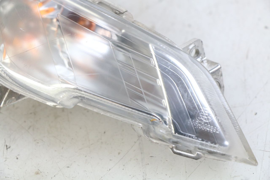 photo de INTERMITENTE DELANTERO DERECHO PEUGEOT TWEET 4T 50 (2018 - 2022) - Primer plano técnico