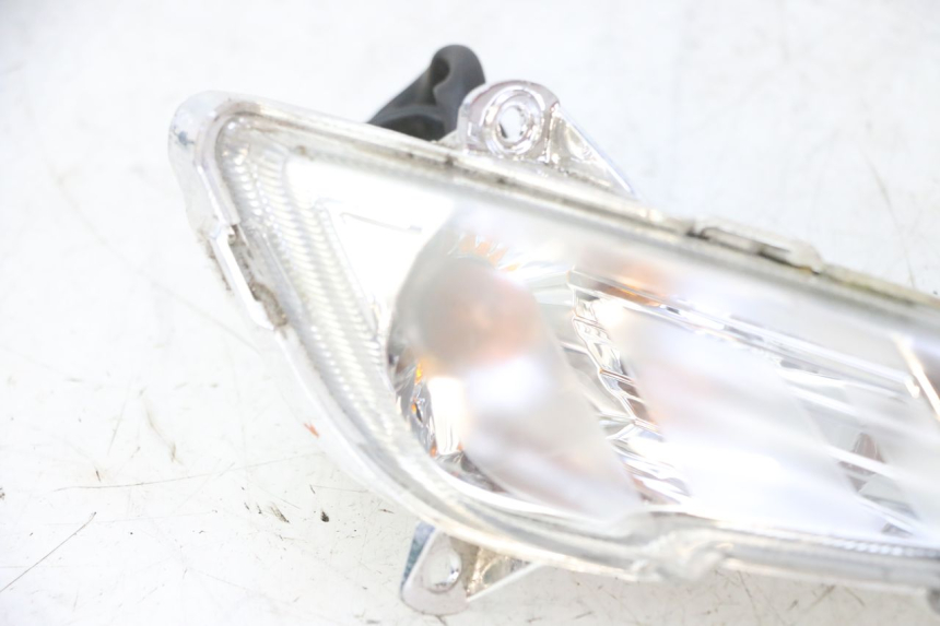 photo de INTERMITENTE DELANTERO DERECHO PEUGEOT TWEET 4T 50 (2018 - 2022) - Detalles de los puntos de fijación