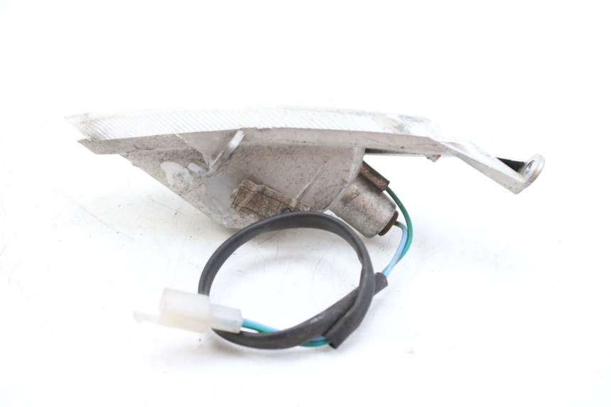 photo de INTERMITENTE DELANTERO DERECHO PEUGEOT V-CLIC VCLIC 50 (2007 - 2013) - Estado de la superficie y material