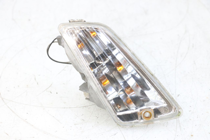 photo de INTERMITENTE DELANTERO DERECHO PIAGGIO VESPA GTS SUPER IE 125 (2009 - 2016) - Vista principal