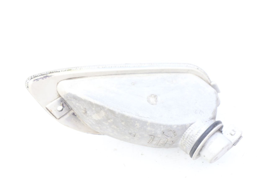 photo de INTERMITENTE DELANTERO DERECHO PIAGGIO VESPA LX 2T 50 (2005 - 2013) - Otra perspectiva