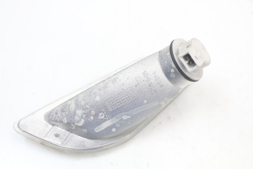 photo de Intermitente delantero derecho PIAGGIO VESPA LX 125 (2005 - 2010) - Primer plano técnico