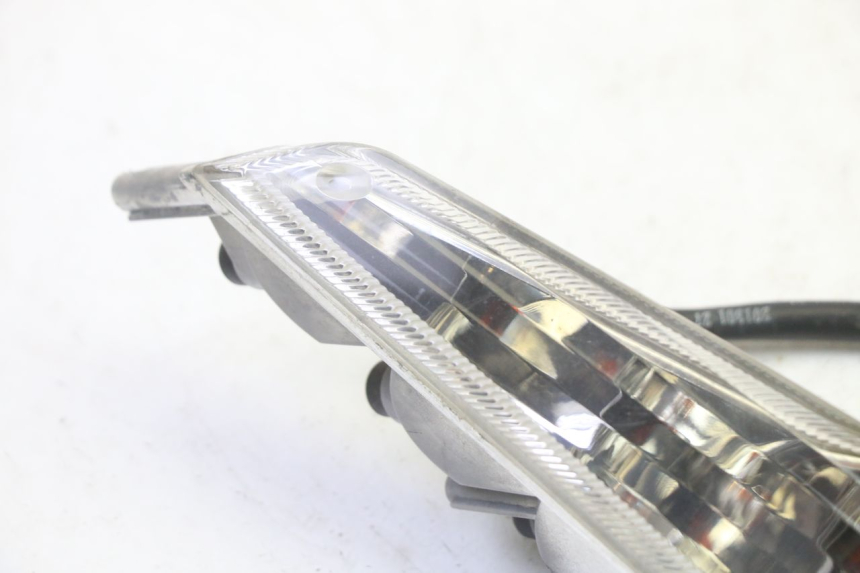 photo de DELANTERO DERECHO INTERMITENTE PEUGEOT VIVACITY NEW 4T 50 (2008 - 2017) - Detalle de la pieza