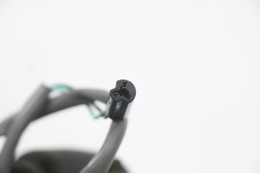 photo de DELANTERO DERECHO INTERMITENTE SUZUKI VL INTRUDER 125 (2004 - 2007) - Detalles de los puntos de fijación