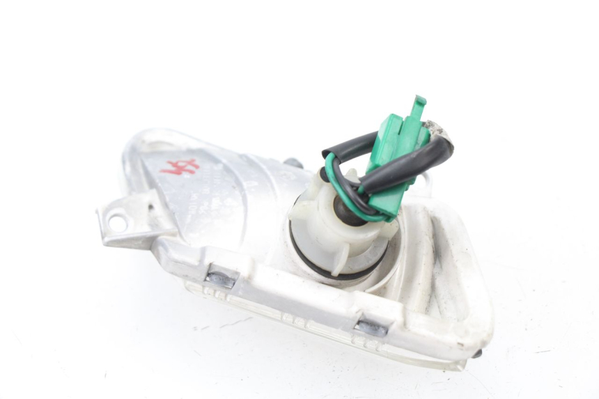 photo de INTERMITENTE DELANTERO DERECHO YAMAHA XMAX X-MAX 125 (2006 - 2009) - Otra perspectiva