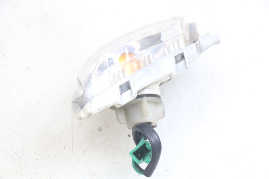 photo de INTERMITENTE DELANTERO DERECHO YAMAHA X-MAX XMAX 250 (2006 - 2009) - Detalle de la pieza