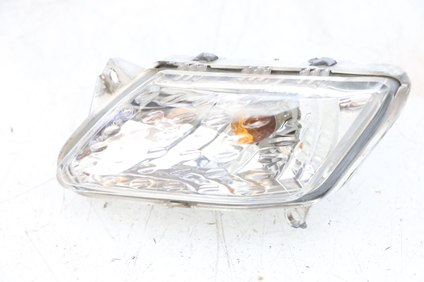 photo de INTERMITENTE DELANTERO DERECHO YAMAHA XMAX X-MAX 125 (2006 - 2009) - Recambio usado revisado