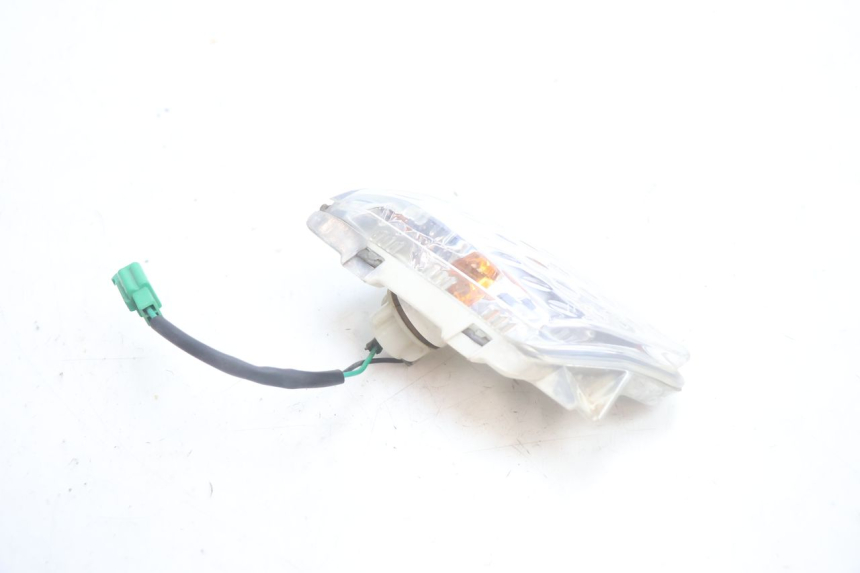 photo de INTERMITENTE DELANTERO DERECHO YAMAHA XMAX X-MAX 125 (2006 - 2009) - Detalle de la pieza