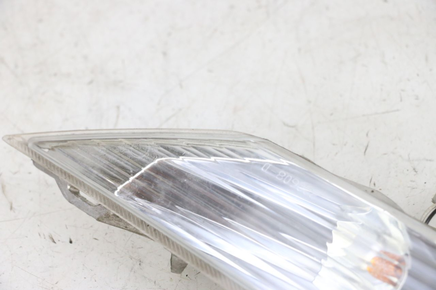 photo de INTERMITENTE DELANTERO DERECHO PIAGGIO X8 125 (2004 - 2007) - Otra perspectiva