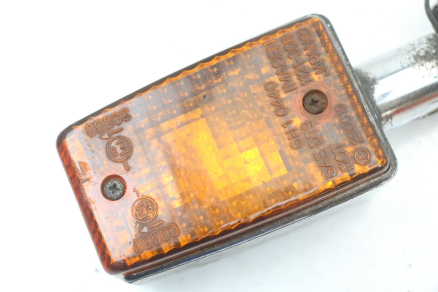 photo de DELANTERO DERECHO INTERMITENTE YAMAHA XJ F 900 (1983 - 1994) - Detalle de la pieza