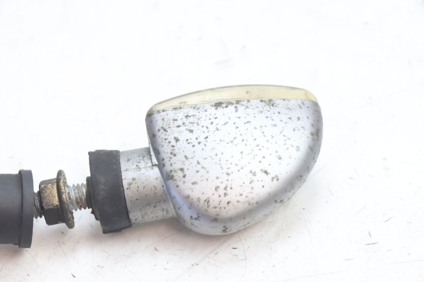 photo de DELANTERO DERECHO INTERMITENTE YAMAHA XJR 1300 (1998 - 2002) - Primer plano técnico