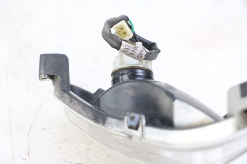 photo de DELANTERO DERECHO INTERMITENTE YAMAHA NEO'S NEOS 2T EASY 50 (2013 - 2016) - Primer plano técnico
