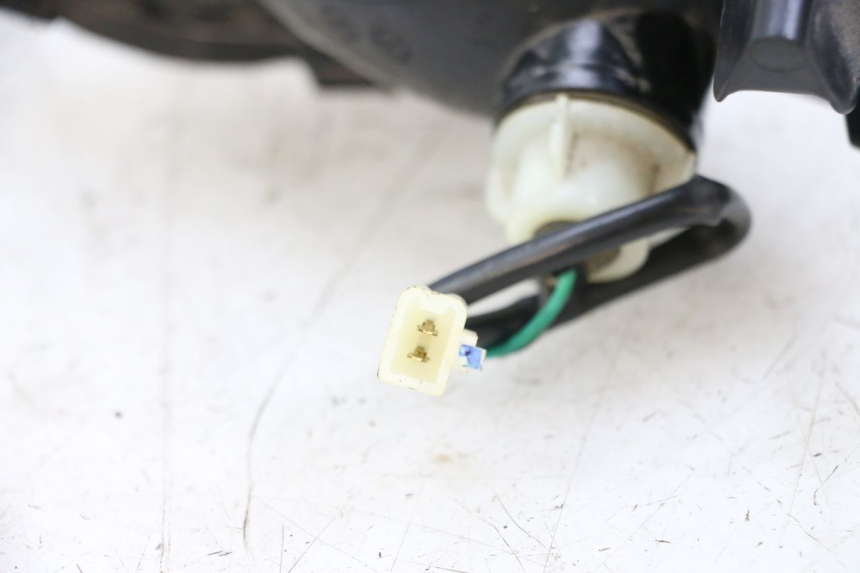 photo de INTERMITENTE DELANTERO DERECHO YAMAHA NEOS NEO'S 4T 50 (2008 - 2016) - Primer plano técnico