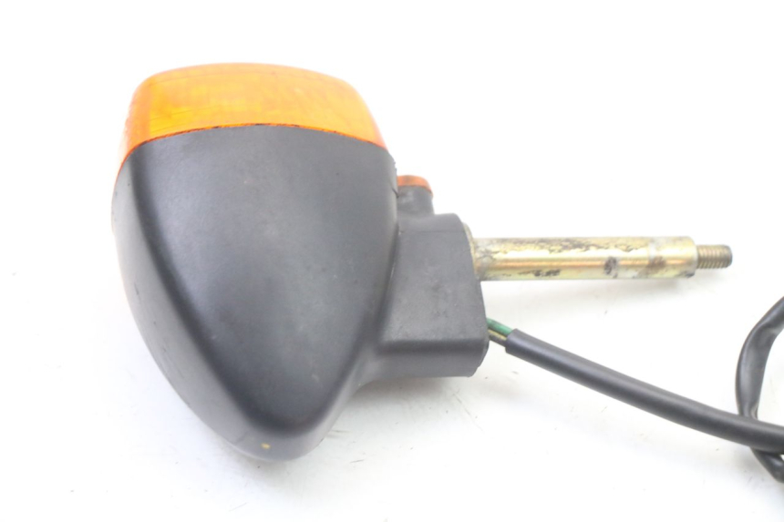 photo de DELANTERO DERECHO INTERMITENTE YAMAHA SR 125 (1982 - 2003) - Primer plano técnico