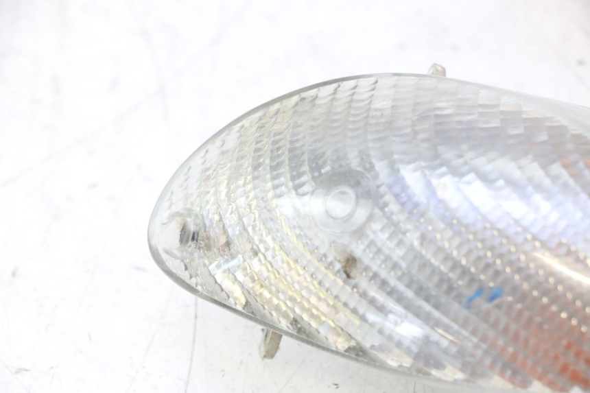 photo de DELANTERO DERECHO INTERMITENTE YAMAHA YP MAJESTY 125 (2002 - 2006) - Estado de la superficie y material