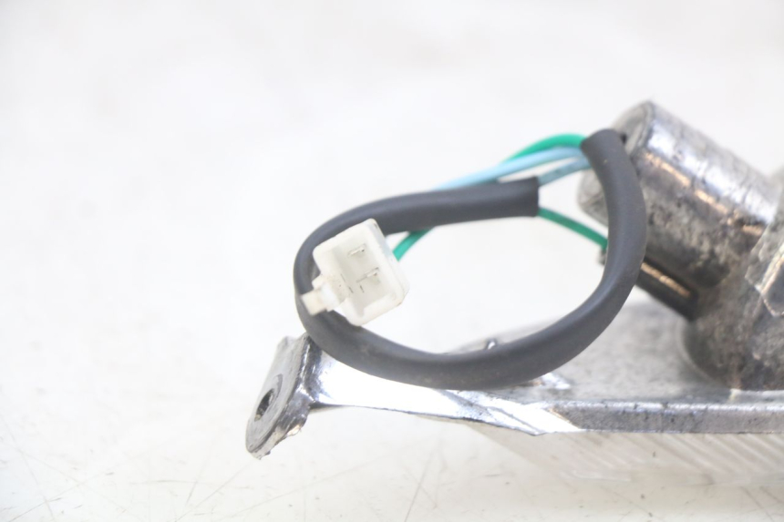 photo de INTERMITENTE DELANTERO DERECHO UNIVERSAL BIKE ZN50QT-11B 50 (2018 - 2021) - Zoom estado de uso