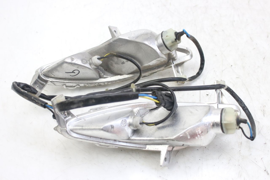 photo de INTERMITENTE DELANTERO PIAGGIO FLY 4T 50 (2013 - 2017) - Zoom estado de uso