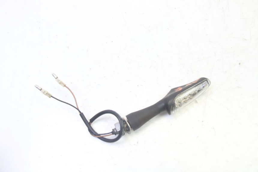 photo de INTERMITENTE DELANTERO IZQUIERDO QUADRO 4 4D 350 (2015 - 2018) - Zoom estado de uso