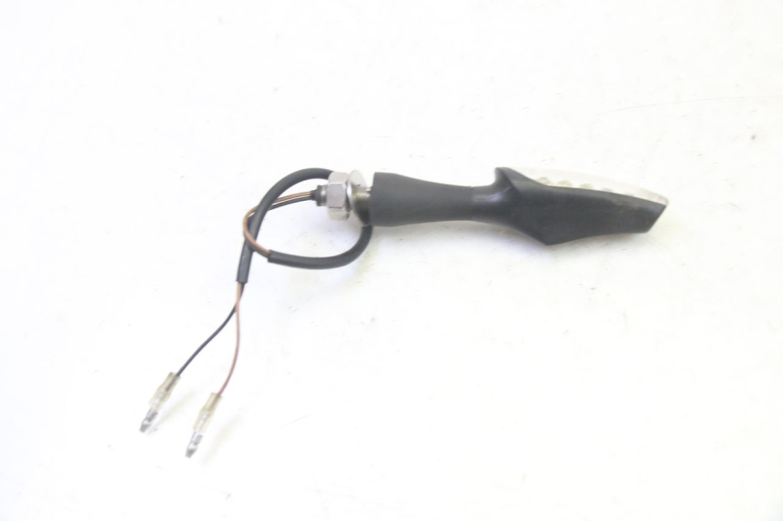 photo de INTERMITENTE DELANTERO IZQUIERDO QUADRO 4 4D 350 (2015 - 2018) - Otra perspectiva