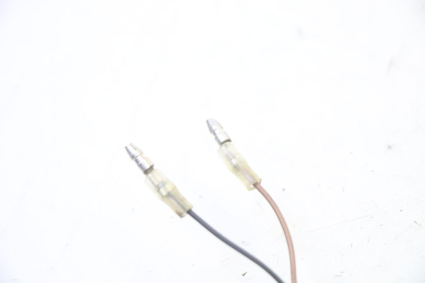 photo de INTERMITENTE DELANTERO IZQUIERDO QUADRO 4 4D 350 (2015 - 2018) - Primer plano técnico