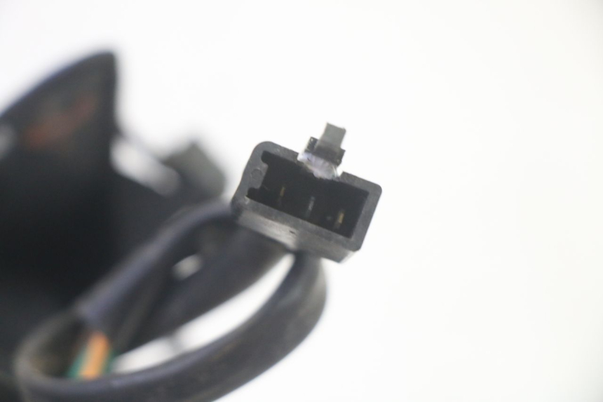 photo de INTERMITENTE DELANTERO IZQUIERDO KYMCO AGILITY 16+ 4T 50 (2018 - 2023) - Vista general del producto