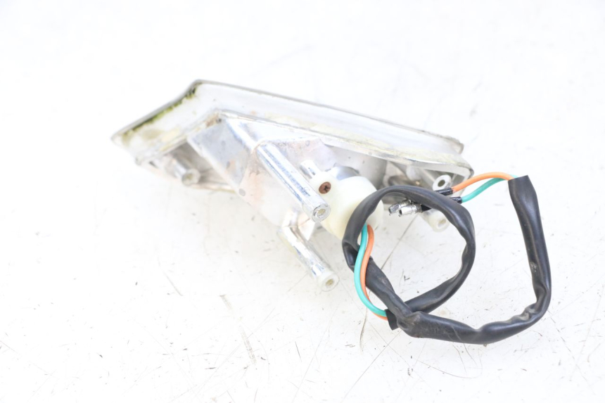 photo de INTERMITENTE DELANTERO IZQUIERDO KYMCO AGILITY 4T 50 (2018 - 2022) - Primer plano técnico