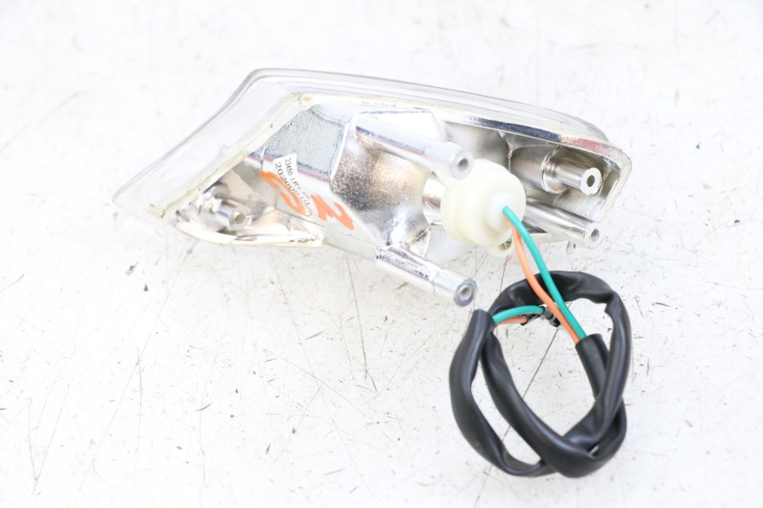 photo de INTERMITENTE DELANTERO IZQUIERDO KYMCO AGILITY 4T 50 (2018 - 2022) - Primer plano técnico