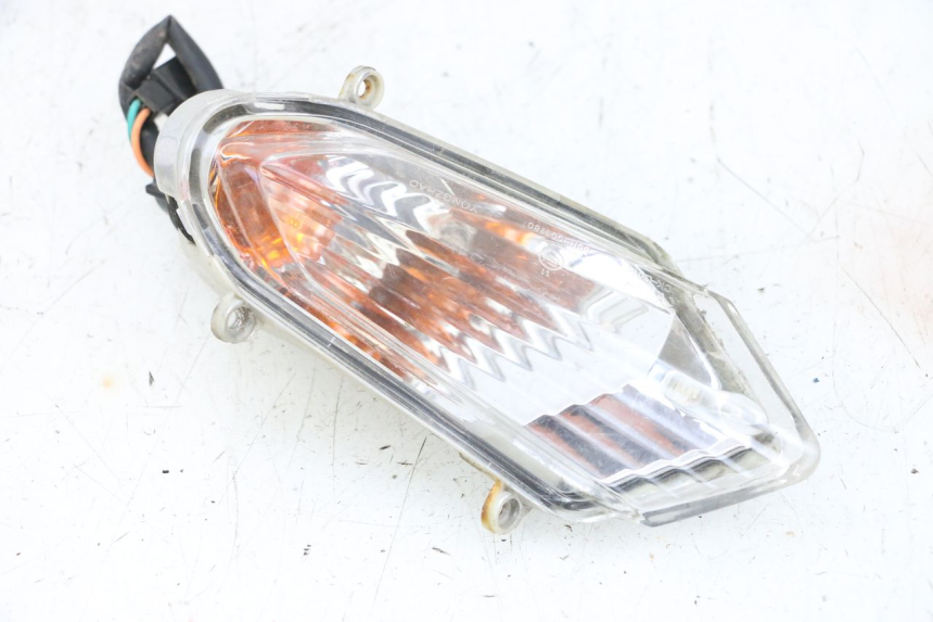 photo de DELANTERO IZQUIERDO INTERMITENTE KYMCO AGILITY CITY 4T 50 (2008 - 2016) - Estado de la superficie y material