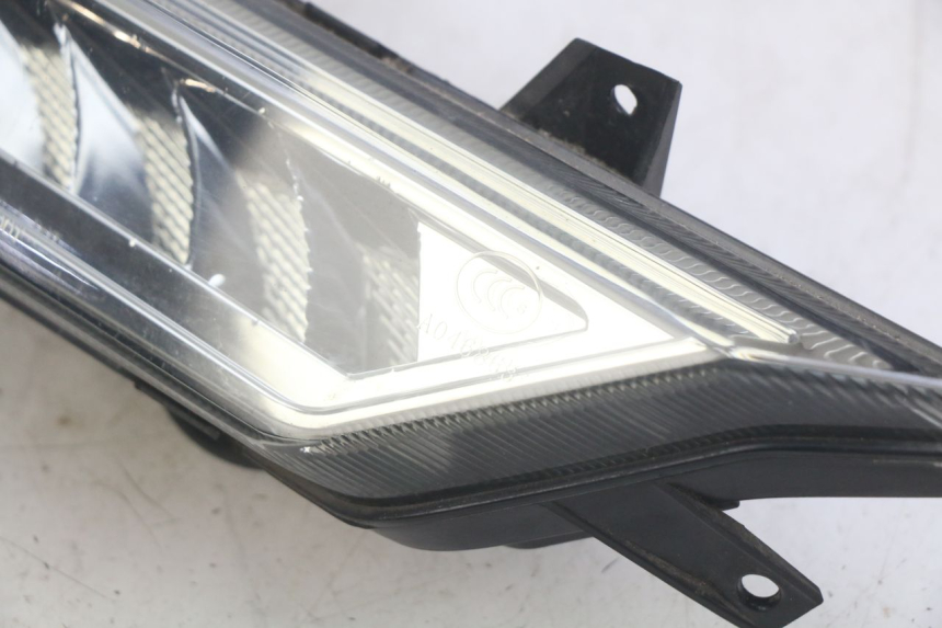 photo de INTERMITENTE DELANTERO IZQUIERDO NECO ALEXONE 125 (2017 - 2024) - Otra perspectiva