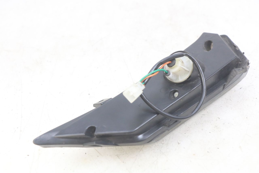 photo de INTERMITENTE DELANTERO IZQUIERDO NECO ALEXONE 125 (2017 - 2024) - Detalles de los puntos de fijación