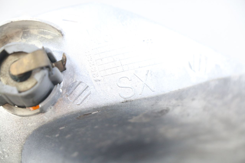 photo de INTERMITENTE DELANTERO IZQUIERDO APRILIA ATLANTIC 500 (2002 - 2003) - Detalle de la pieza