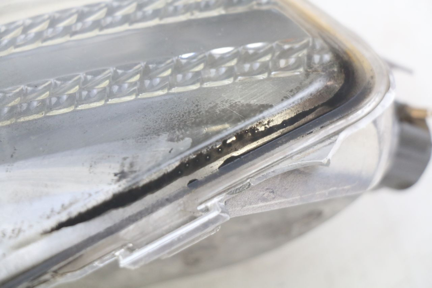 photo de INTERMITENTE DELANTERO IZQUIERDO APRILIA ATLANTIC 500 (2002 - 2003) - Otra perspectiva