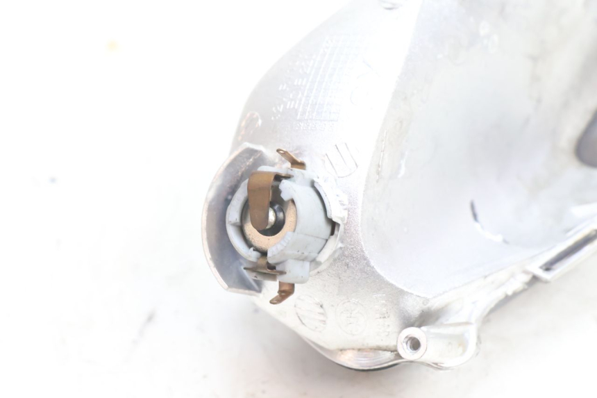 photo de DELANTERO IZQUIERDO INTERMITENTE APRILIA ATLANTIC S 125 (2010 - 2013) - Detalles de los puntos de fijación